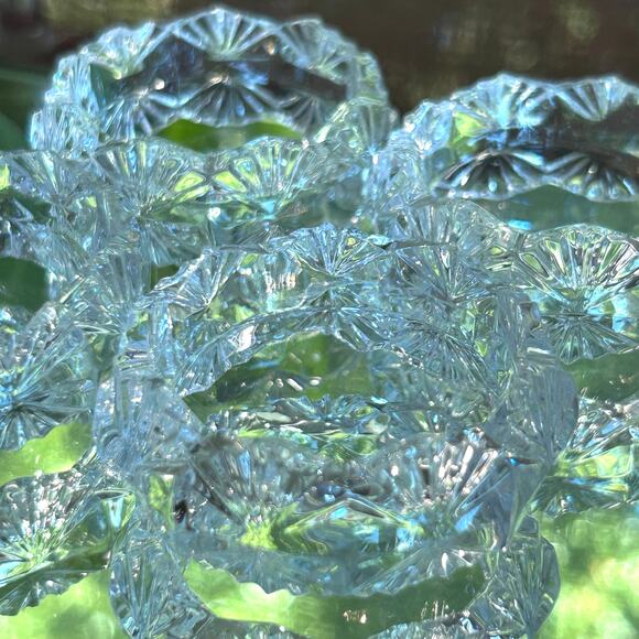 Vintage Clear Crystal Daisy & Button Design Napkin Rings Set of 4 - Picture 7 of 15